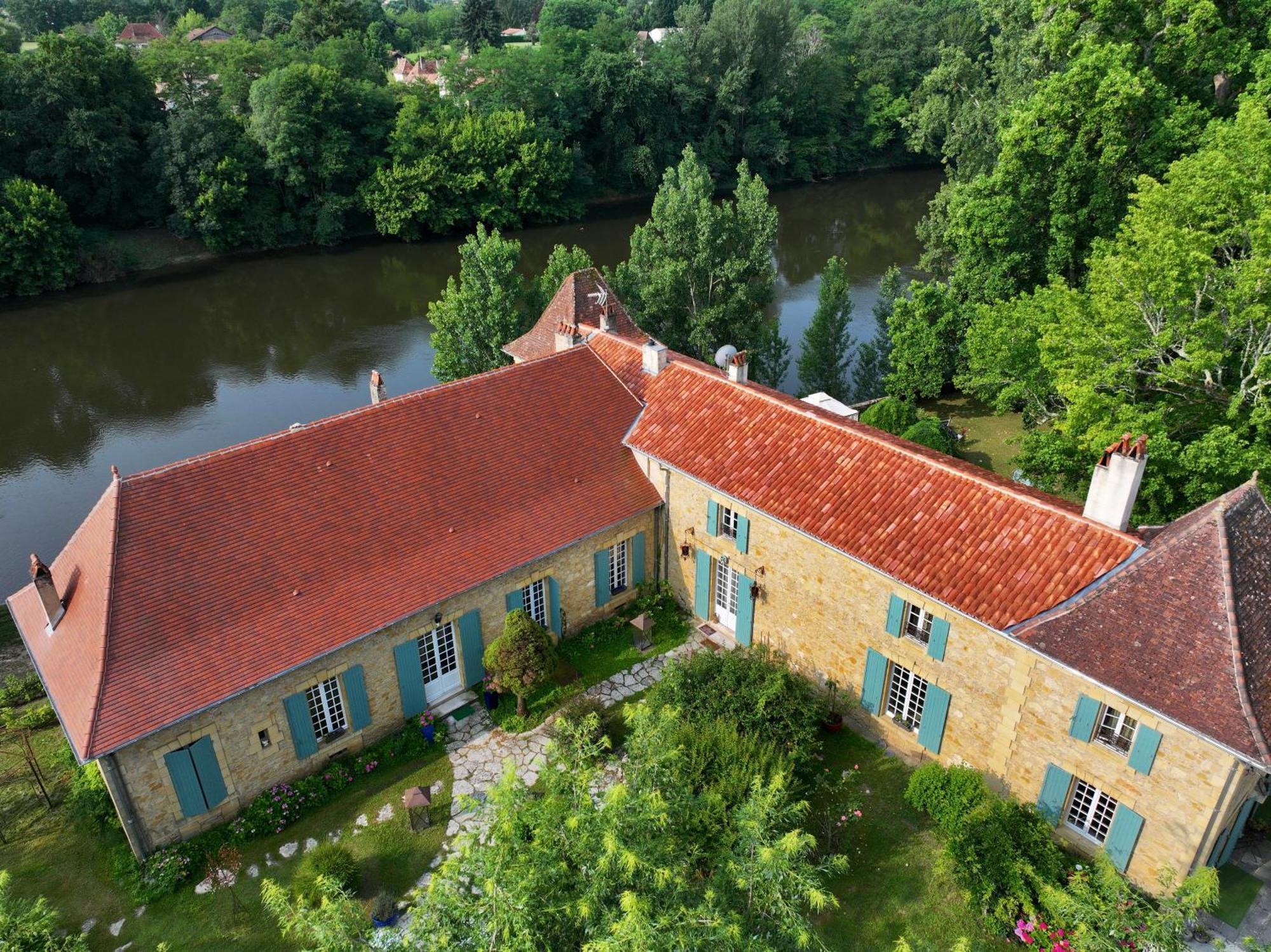 La Rebiere D'Or, B&B Et Gite Mouleydier Exteriör bild