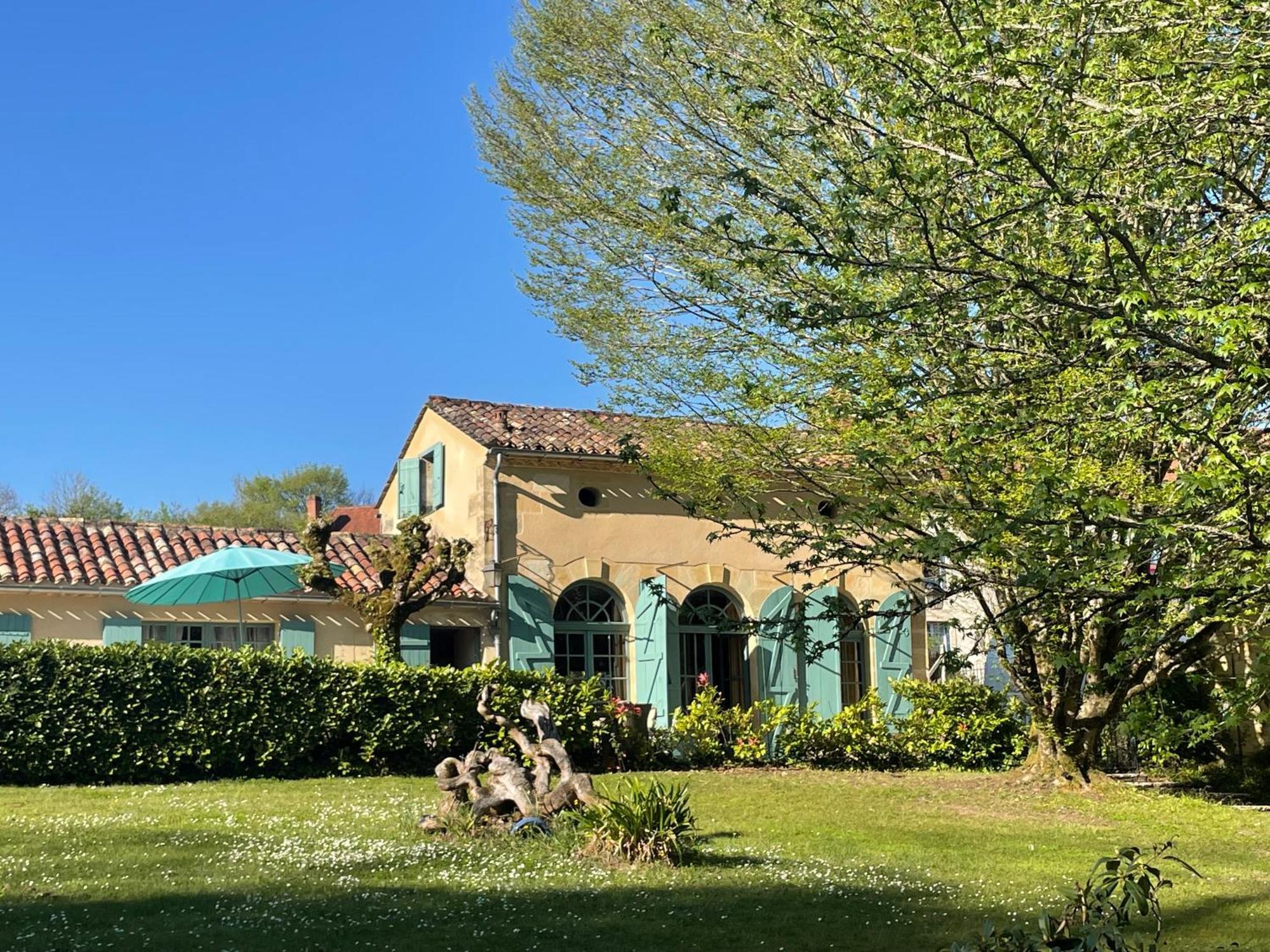 La Rebiere D'Or, B&B Et Gite Mouleydier Exteriör bild