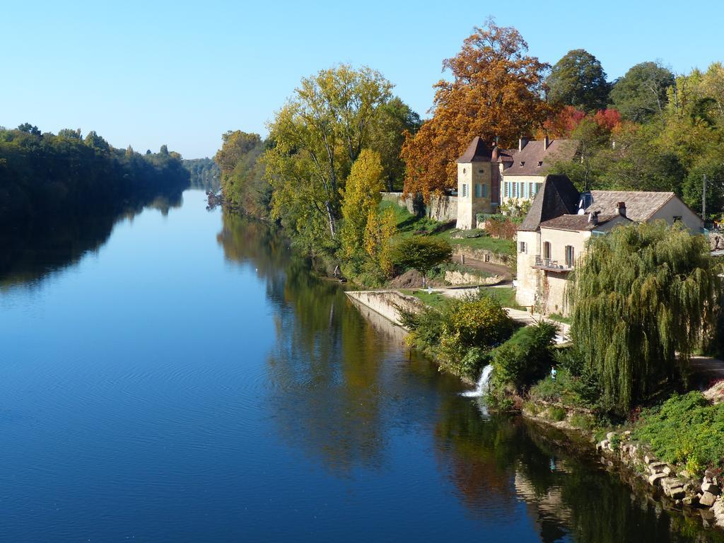 La Rebiere D'Or, B&B Et Gite Mouleydier Exteriör bild
